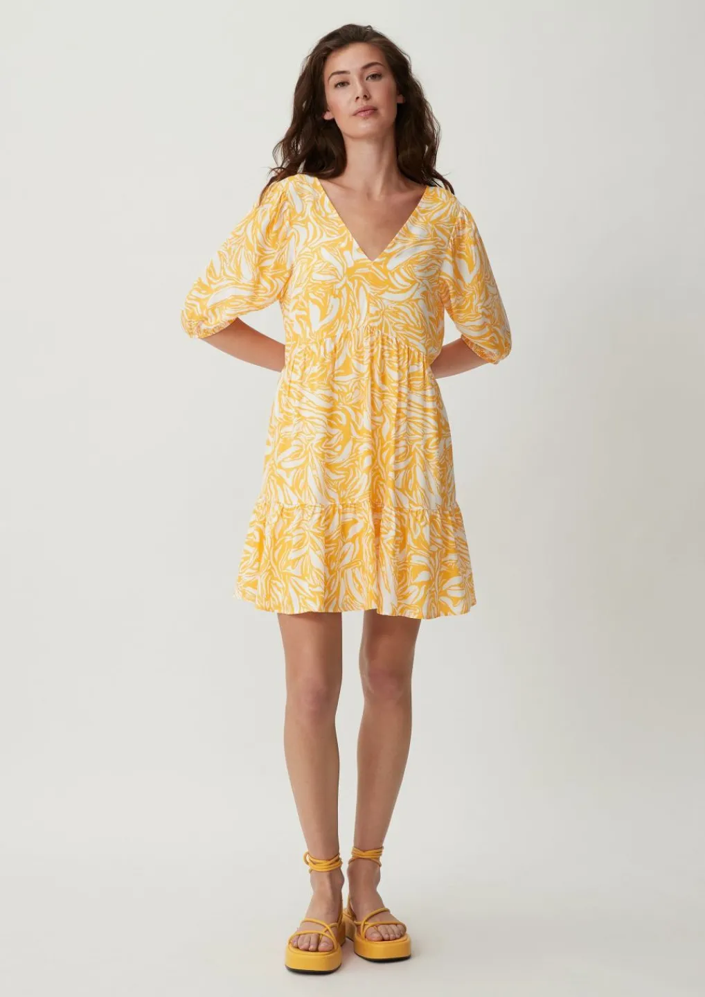 Stufenkleid aus Crêpe-Comma Hot