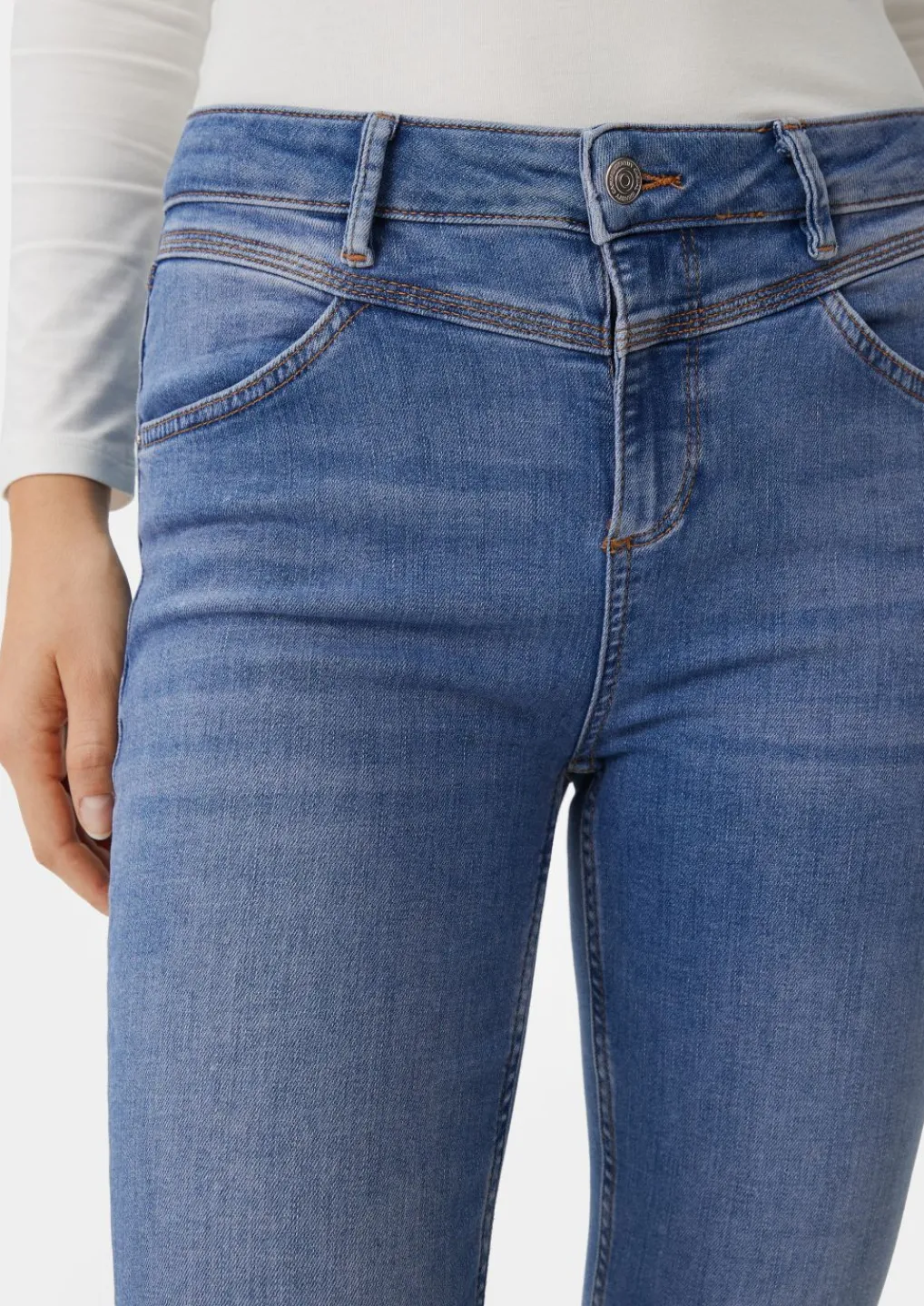 Super skinny: Jeans mit Sattelbund-Comma Outlet