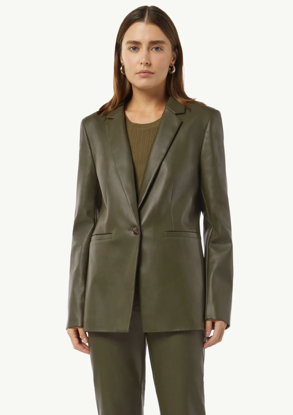 Taillierter Blazer aus Kunstleder-Comma Fashion