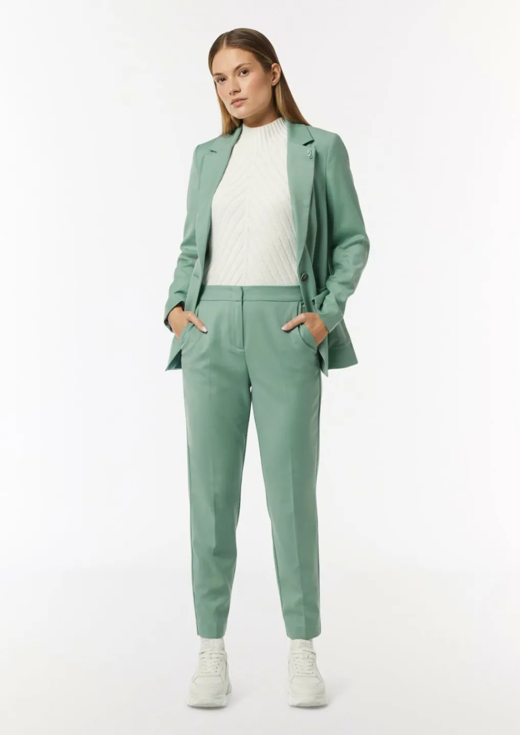 Taillierter Blazer mit abnehmbarem Logo-Pin-Comma Discount