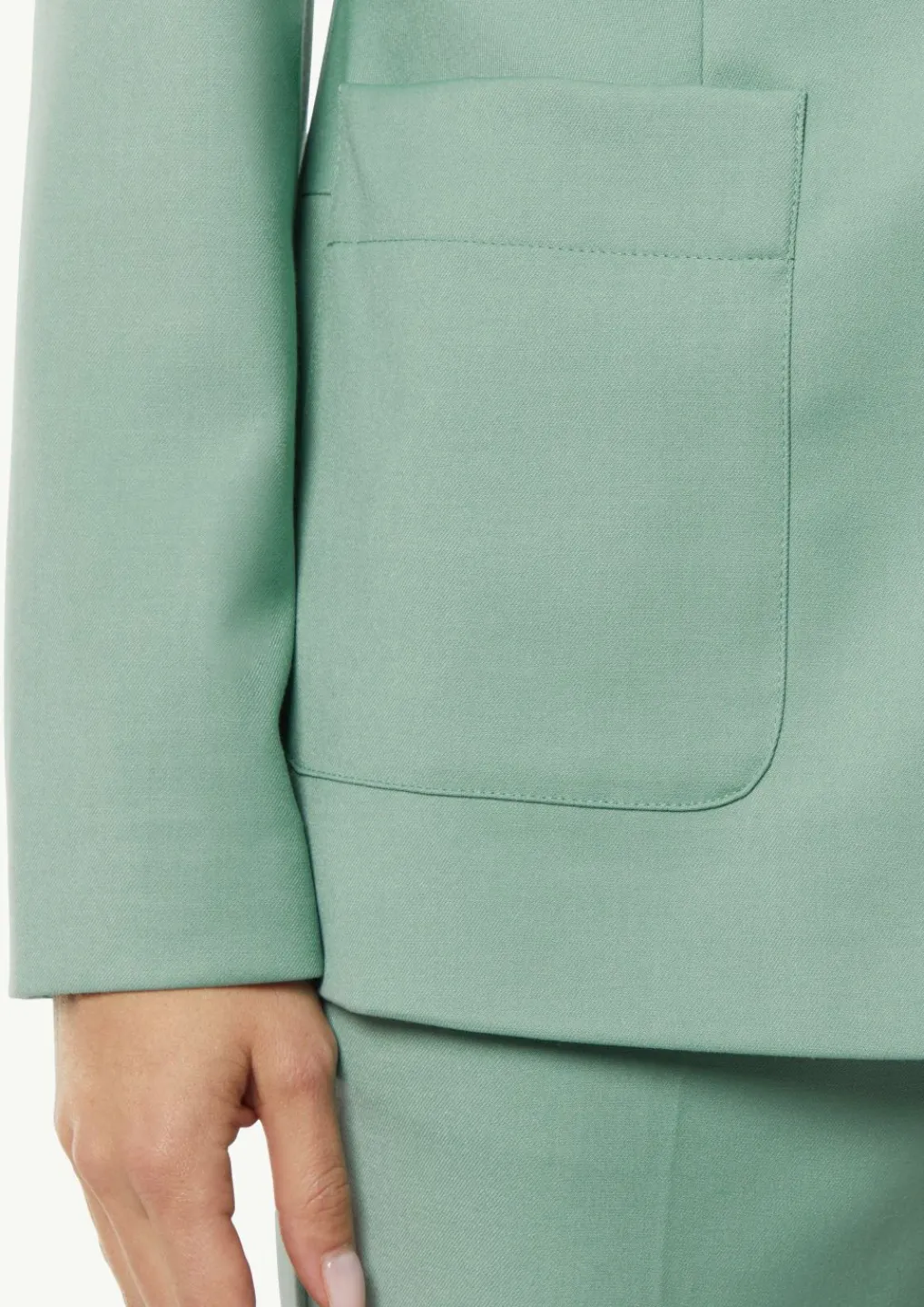 Taillierter Blazer mit abnehmbarem Logo-Pin-Comma Discount