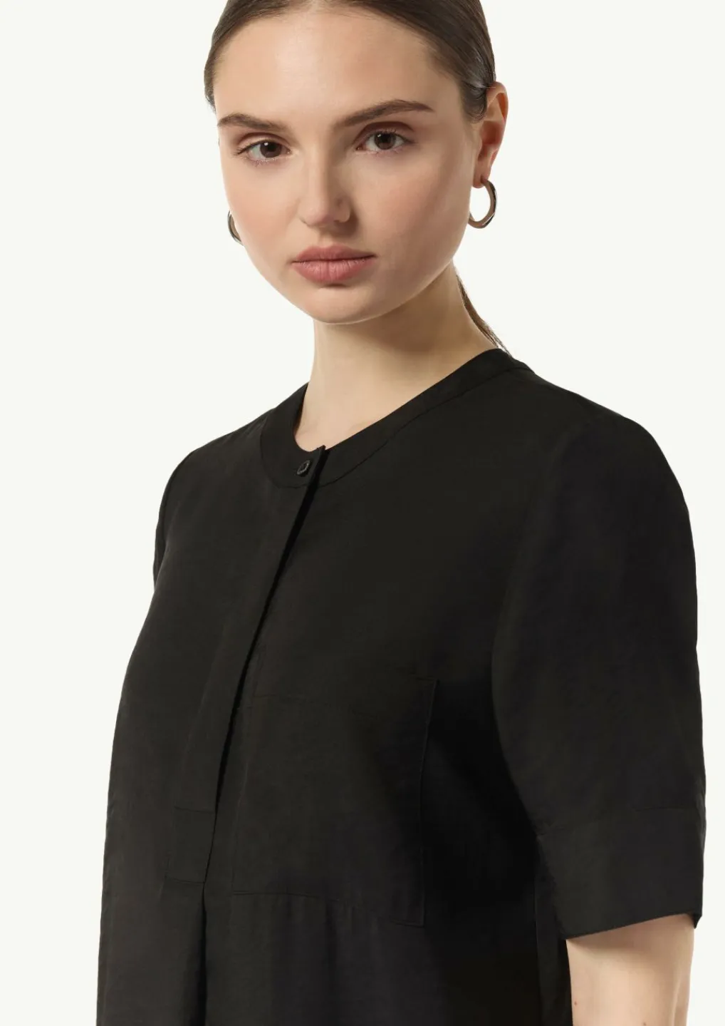 T-Shirt-Kleid mit Stehkragen-Comma Online