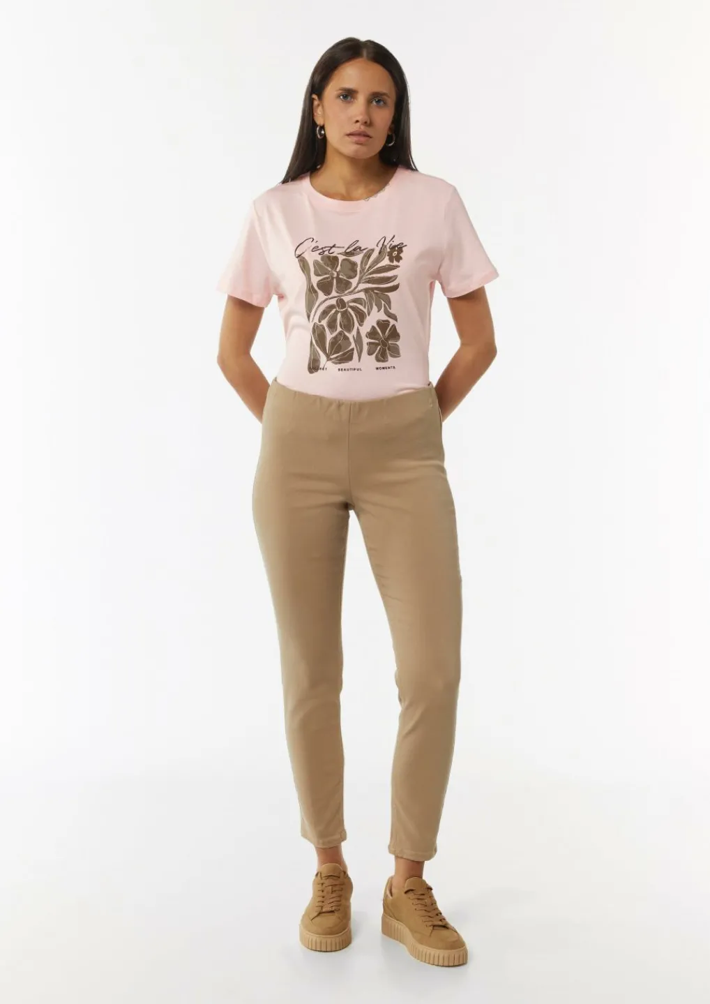 T-Shirt mit Artwork und Stickerei am Ausschnitt-Comma Sale
