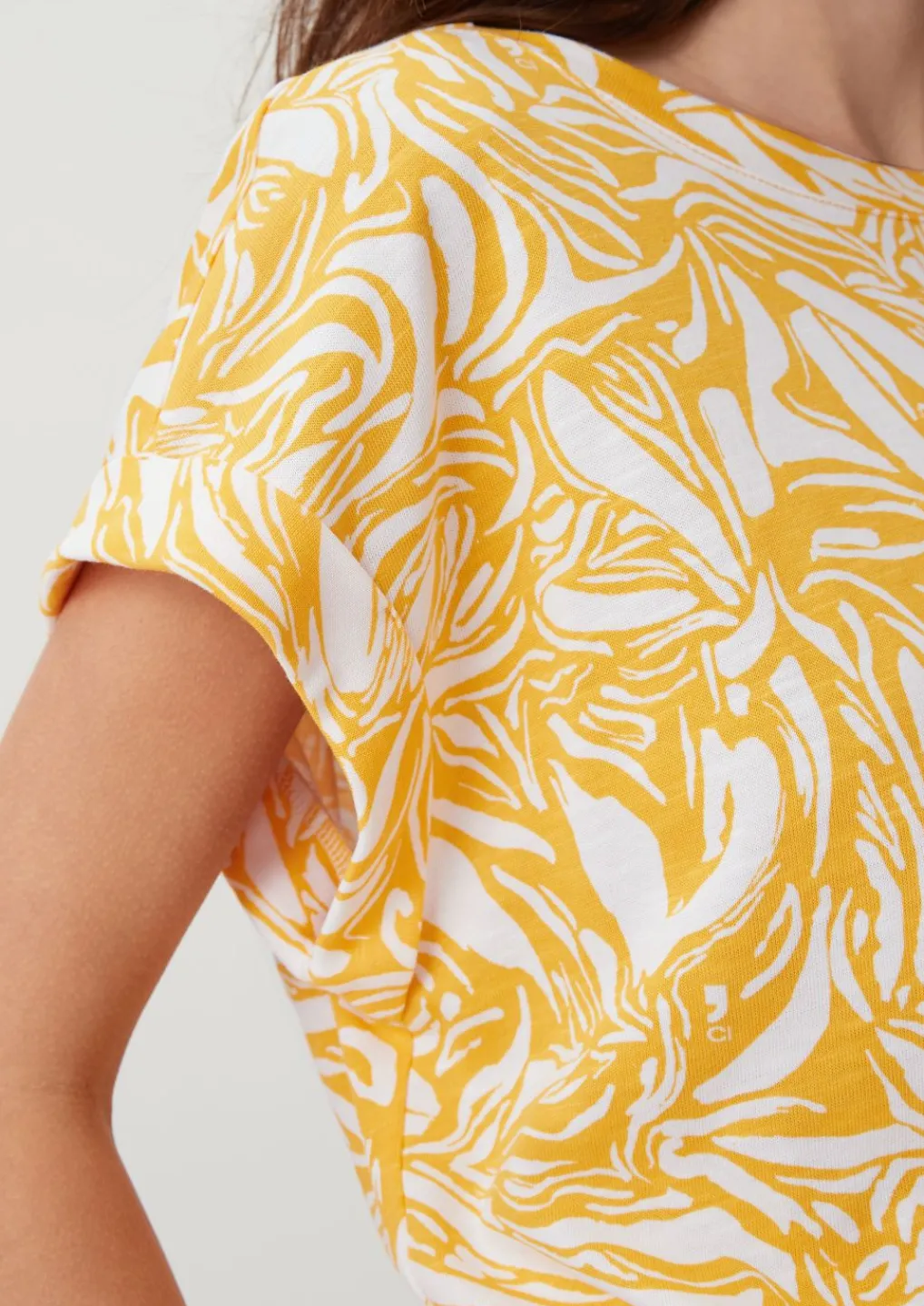 T-Shirt mit überschnittenen Schultern-Comma Outlet