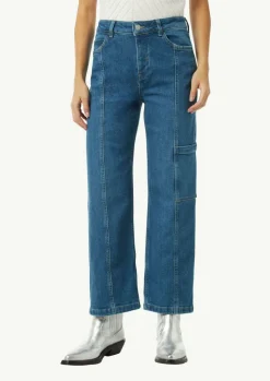 Verkürzte Jeans mit Cargotasche und Nahtdetails-Comma Outlet