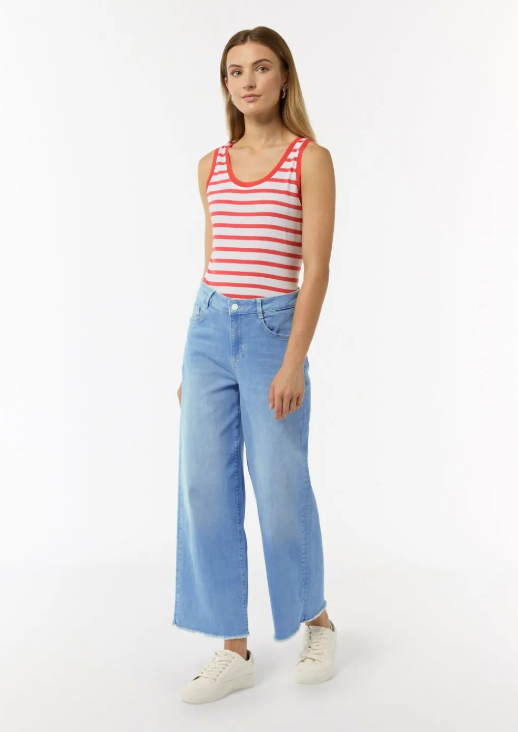 Verkürzte Jeans mit Wide Leg und ausgefranstem Saum-Comma Clearance