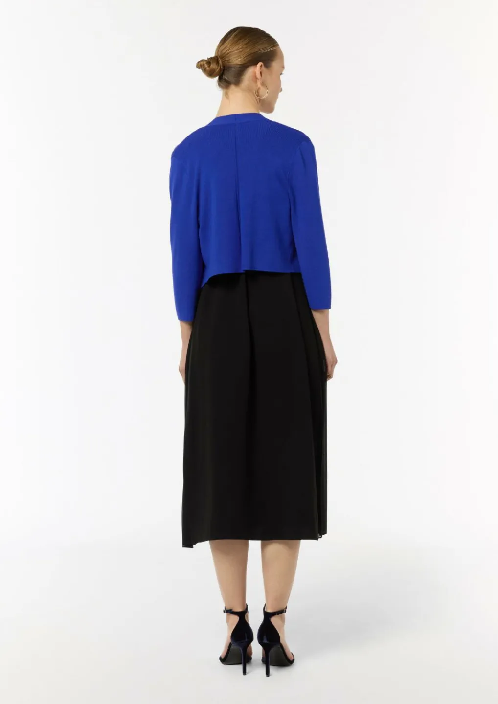 Verkürzte Strickjacke mit Pointelle-Details am Rücken-Comma Online
