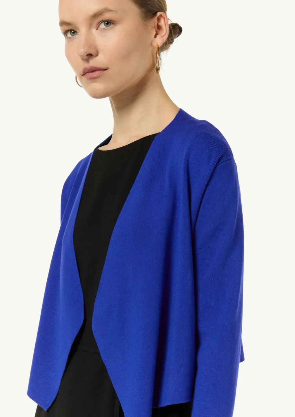 Verkürzte Strickjacke mit Pointelle-Details am Rücken-Comma Online