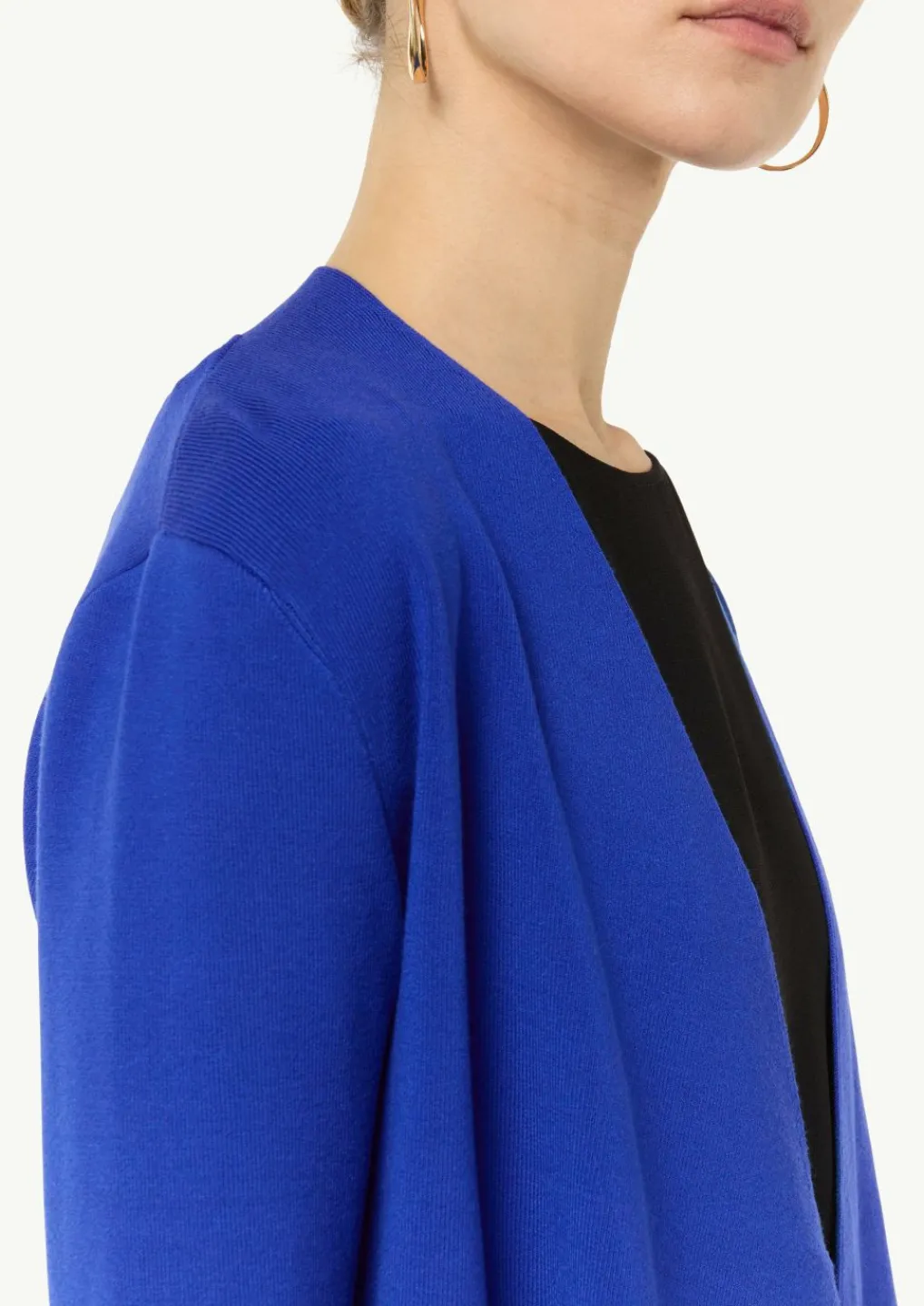 Verkürzte Strickjacke mit Pointelle-Details am Rücken-Comma Online