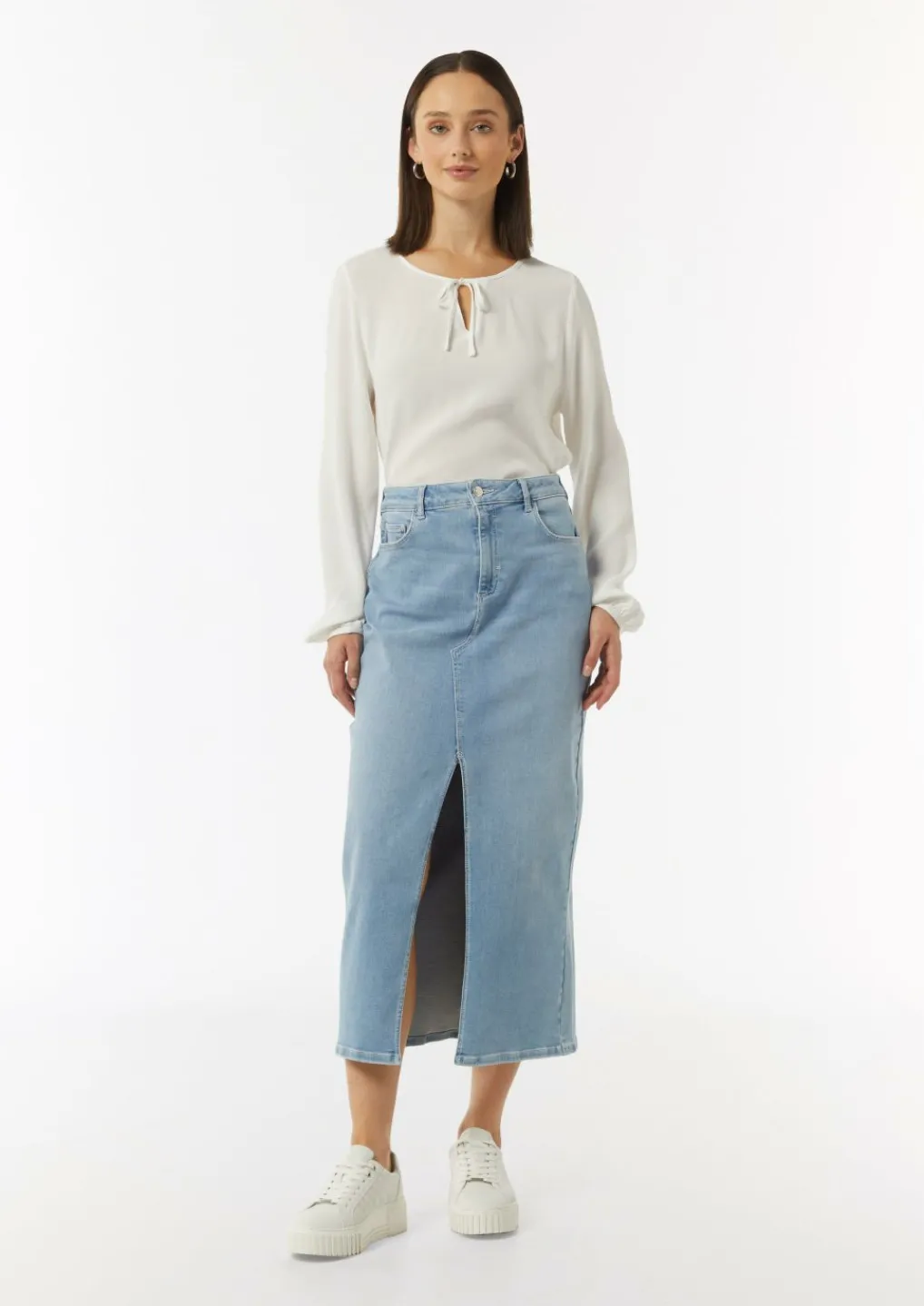 Viskose-Bluse mit Bindedetail am Ausschnitt-Comma Sale