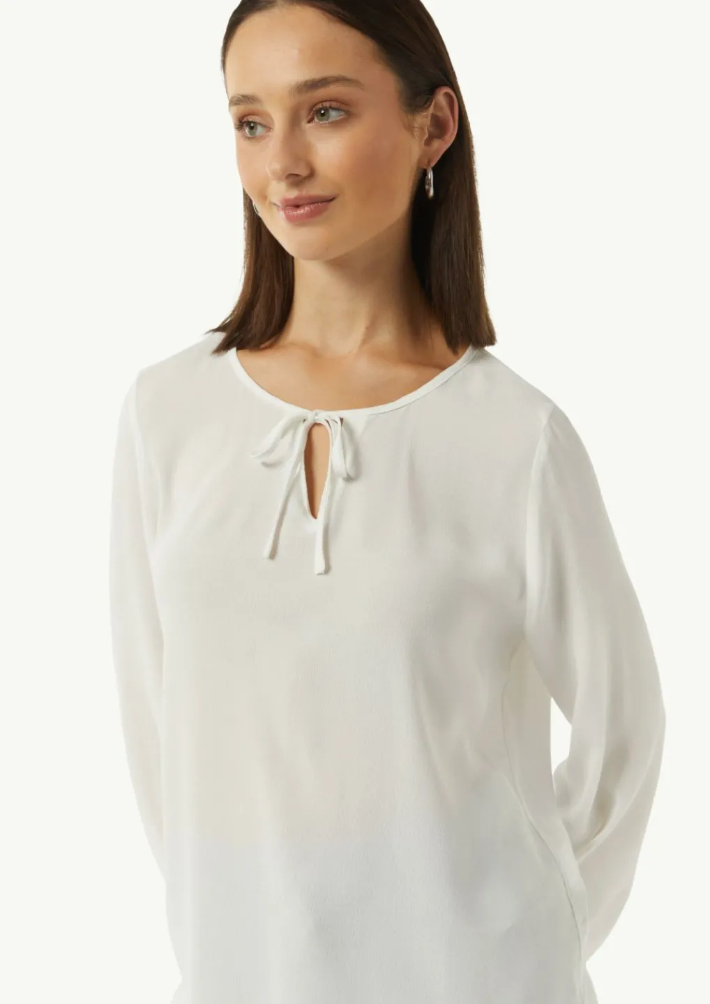 Viskose-Bluse mit Bindedetail am Ausschnitt-Comma Sale