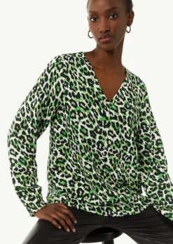 Viskosebluse mit Leo-Muster und V-Ausschnitt-Comma Best