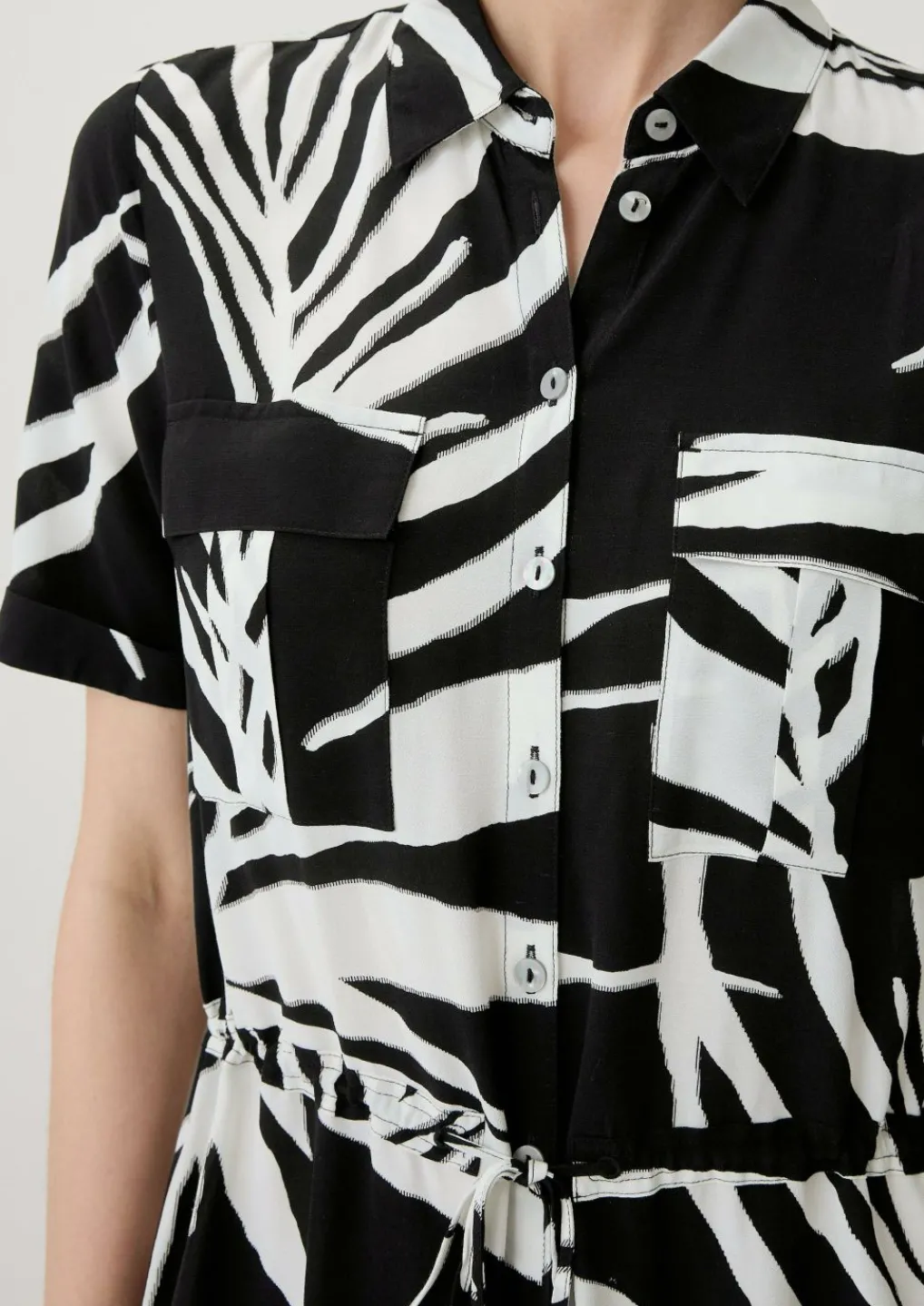 Viskosekleid mit Crêpestruktur-Comma New