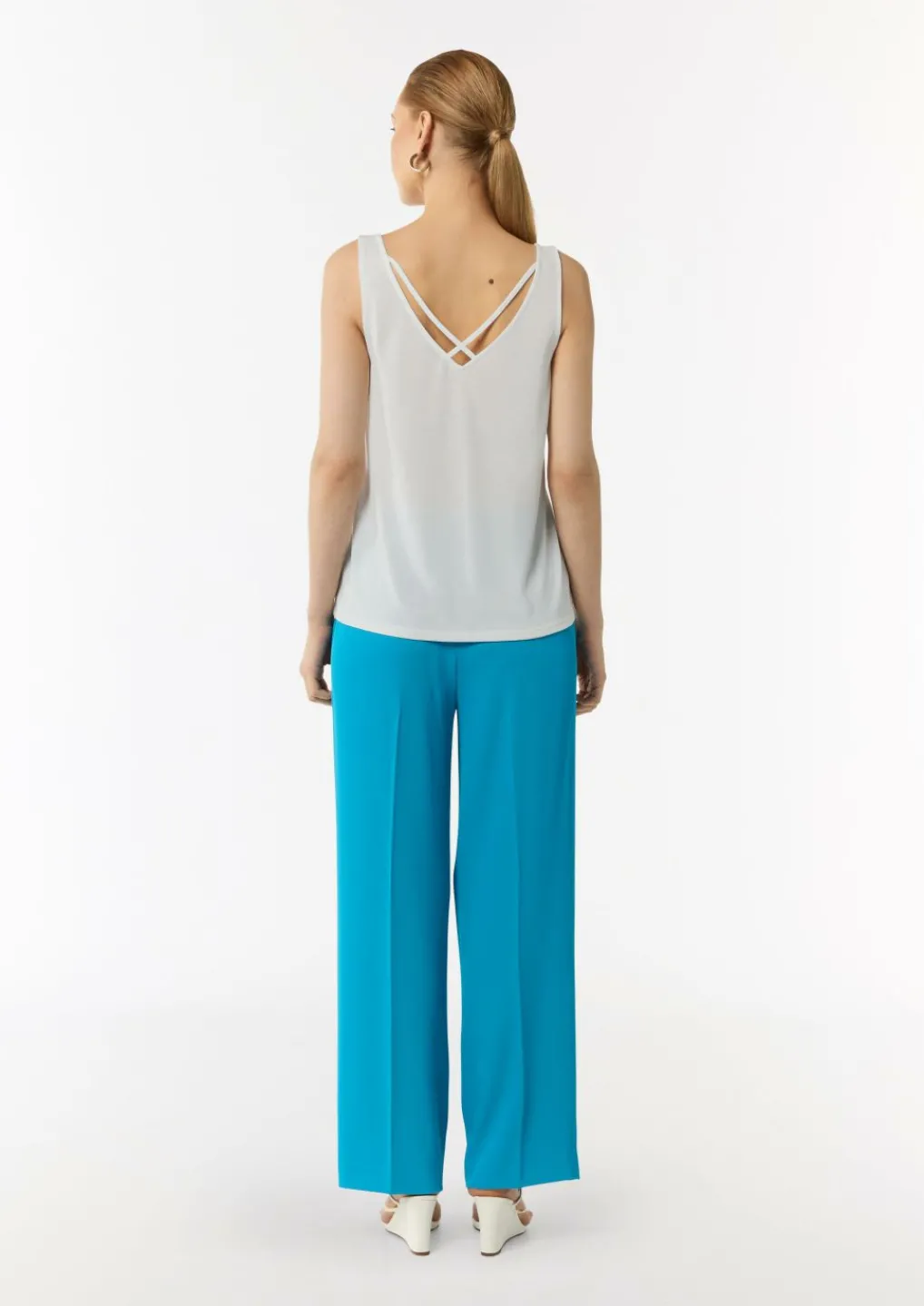 V-Neck-Shirt aus Jersey mit gekreuzten Trägern-Comma Best