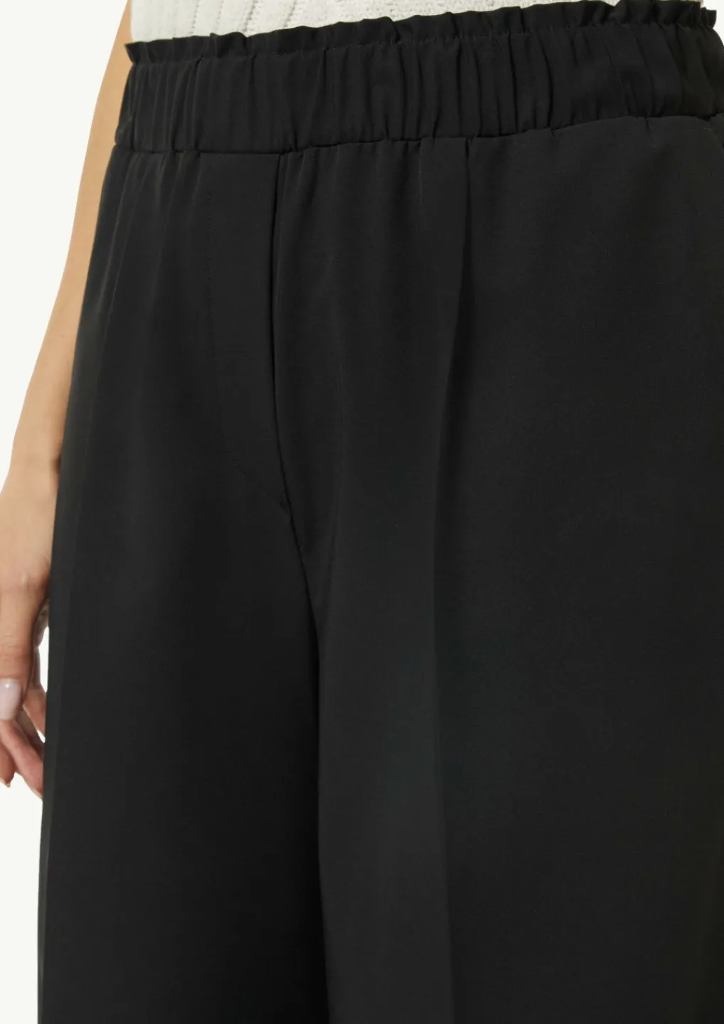 Wide-Leg-Hose mit gerafftem Bund-Comma Hot