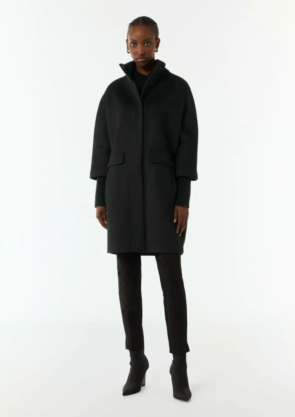Wollmantel mit geripptem Kragen und Ärmeln-Comma Fashion
